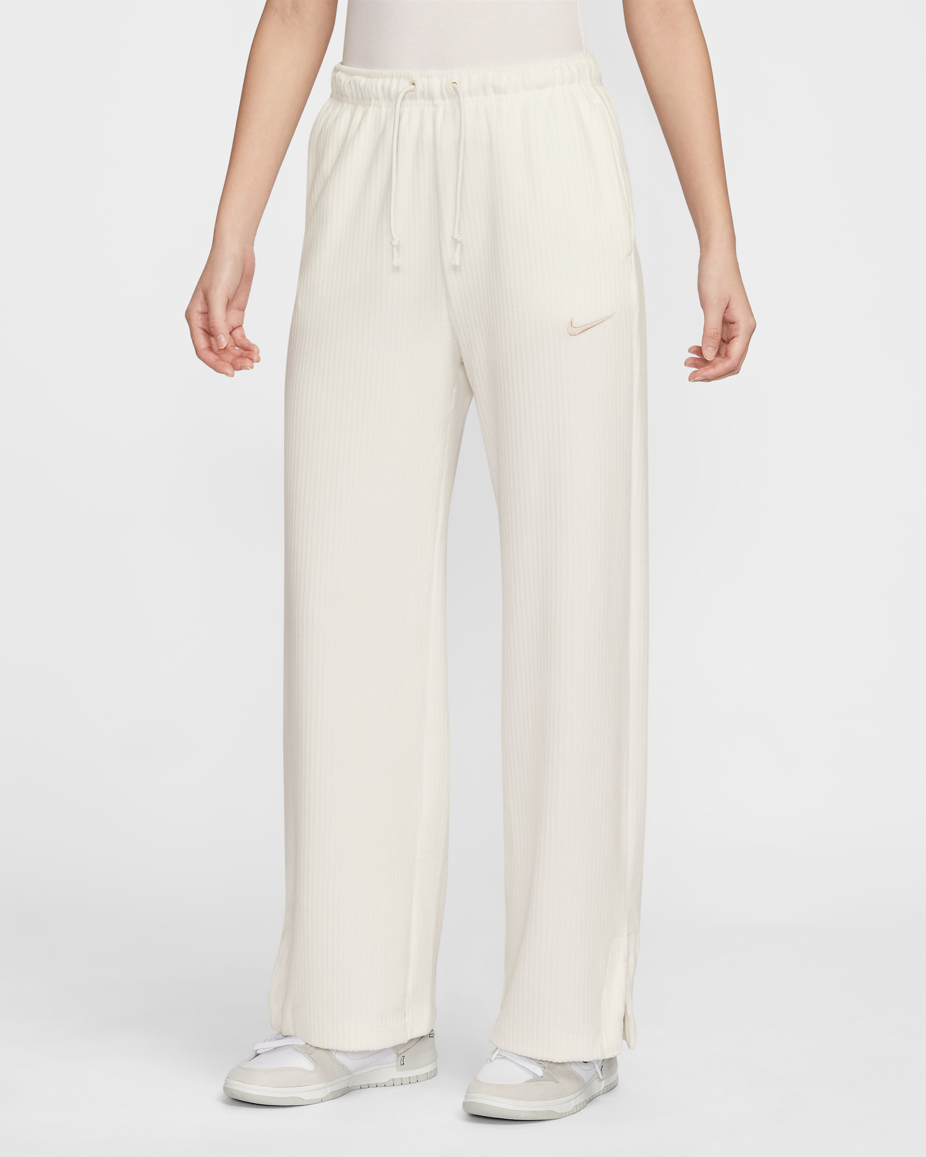 めい　0319 Nike Sportswear Women's Velour High-Waisted Wide-Leg Pants. Nike JP
